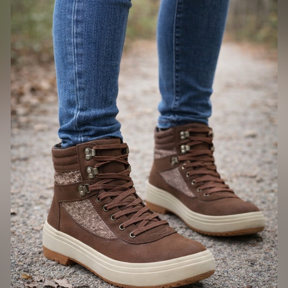 New Merrell Brown Lace-Up Boots with Cream Sole - Picture 4 of 14